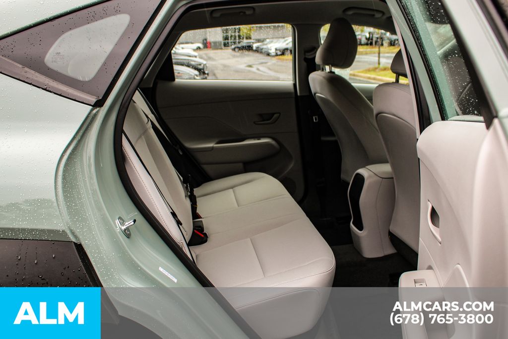 2024 Hyundai Kona SE photo 17