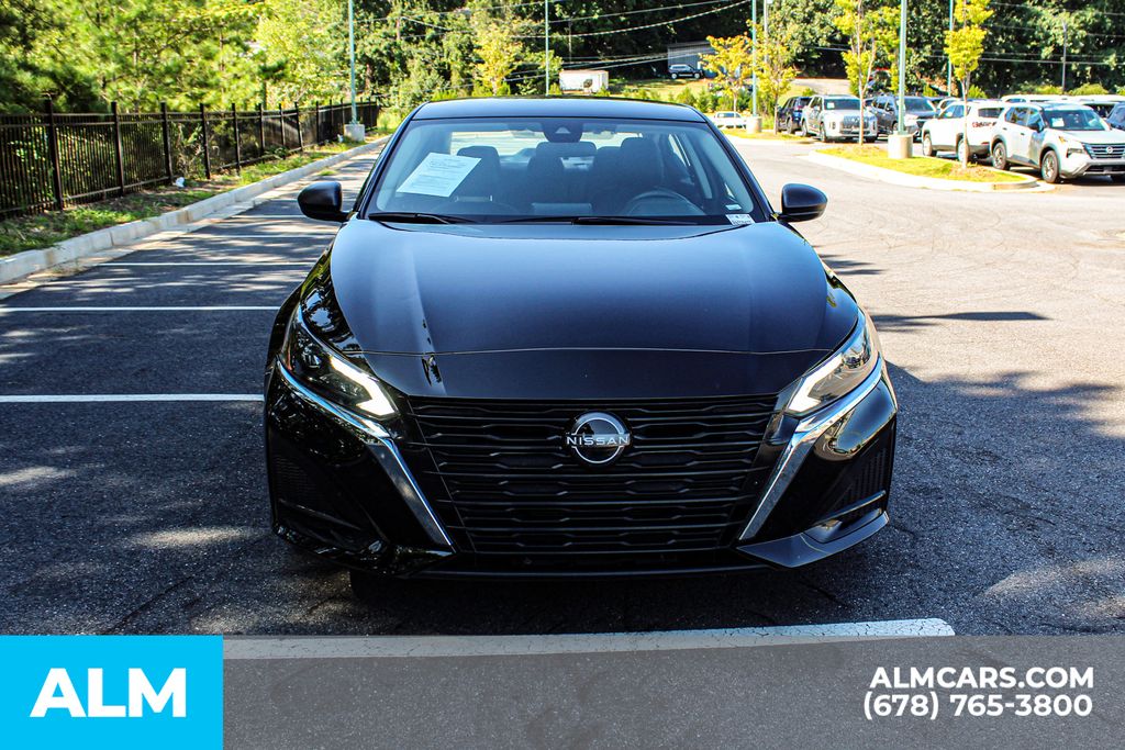 Used 2024 Black Nissan 2.5 SV image 9