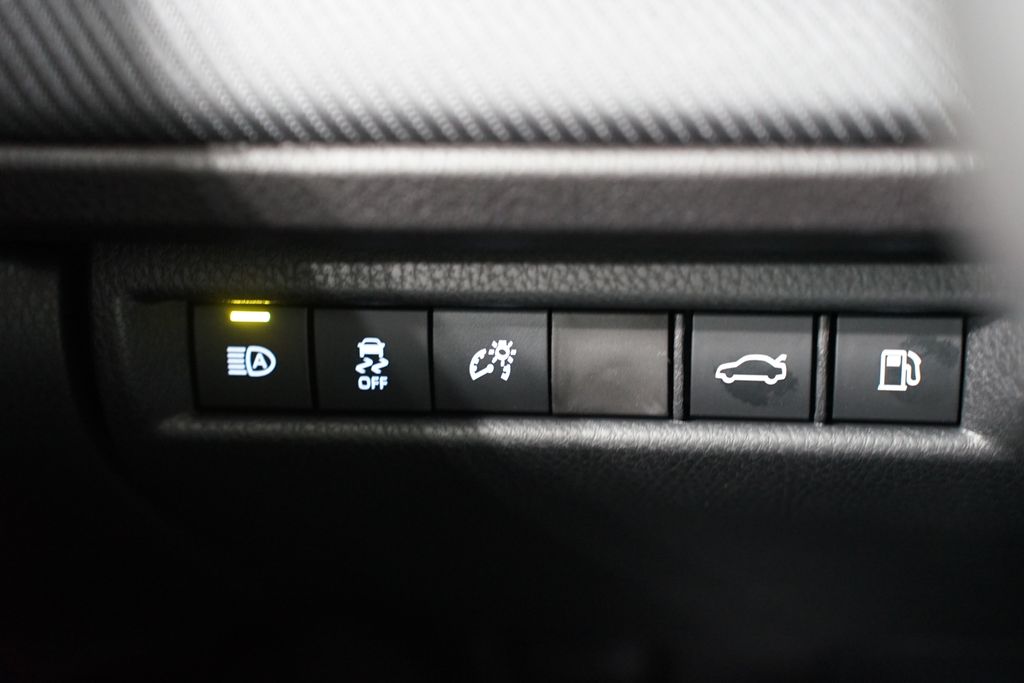Thumbnail: 2025 Toyota Camry - 25