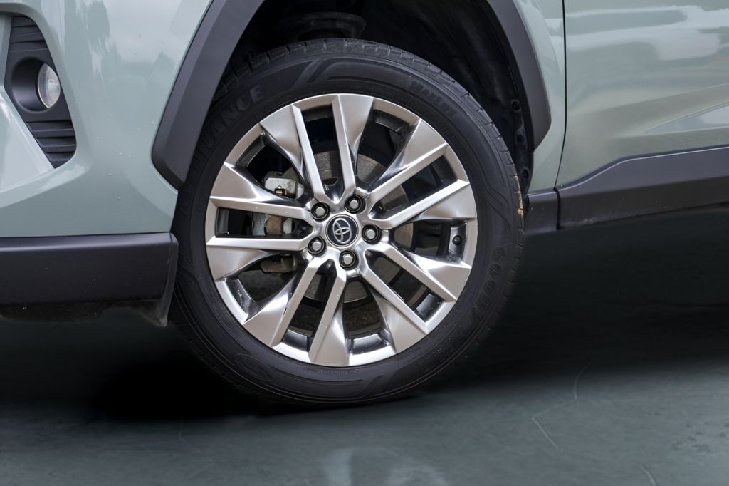 Used Car 2020 Toyota Rav4  Xle Premium For Sale Under $30,000 In Austin, Texas