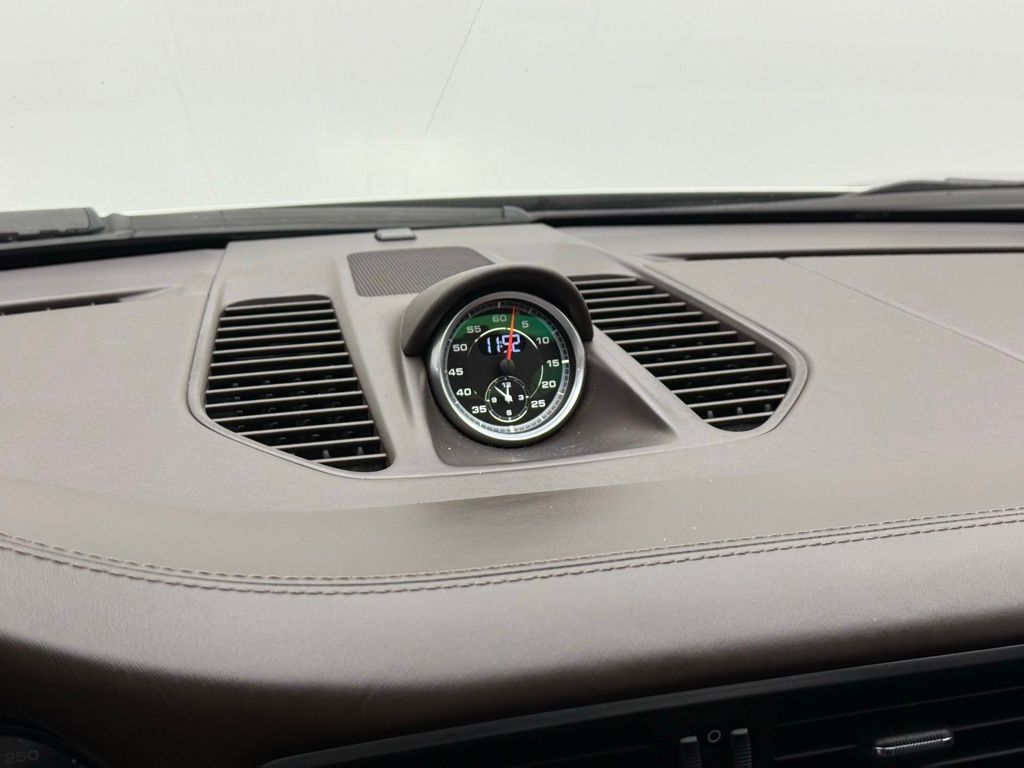 2013 Porsche 911 Carrera S 18