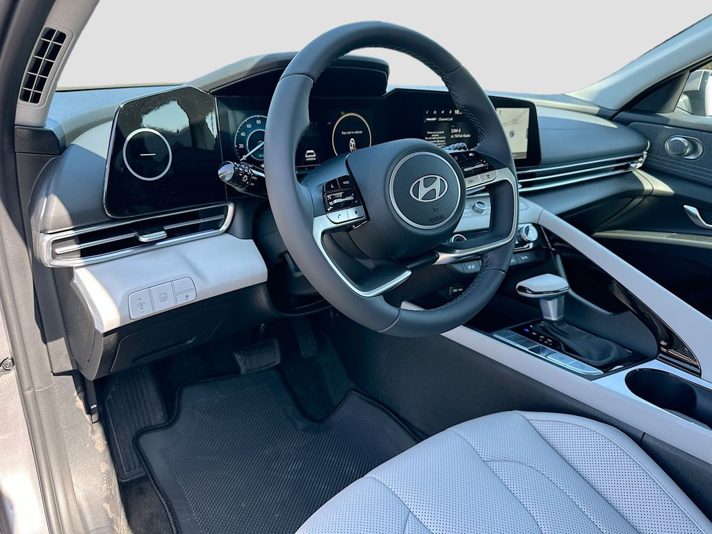 2025 Hyundai Elantra Limited Edition 9