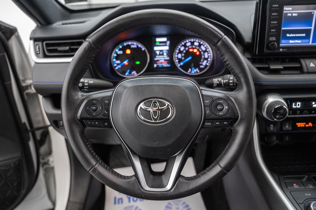 ToyotaRAV4 Hybrid31