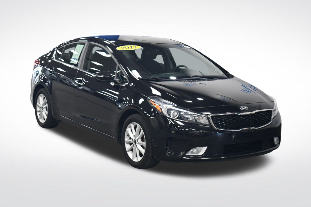 Thumbnail: 2017 Kia Forte - 9