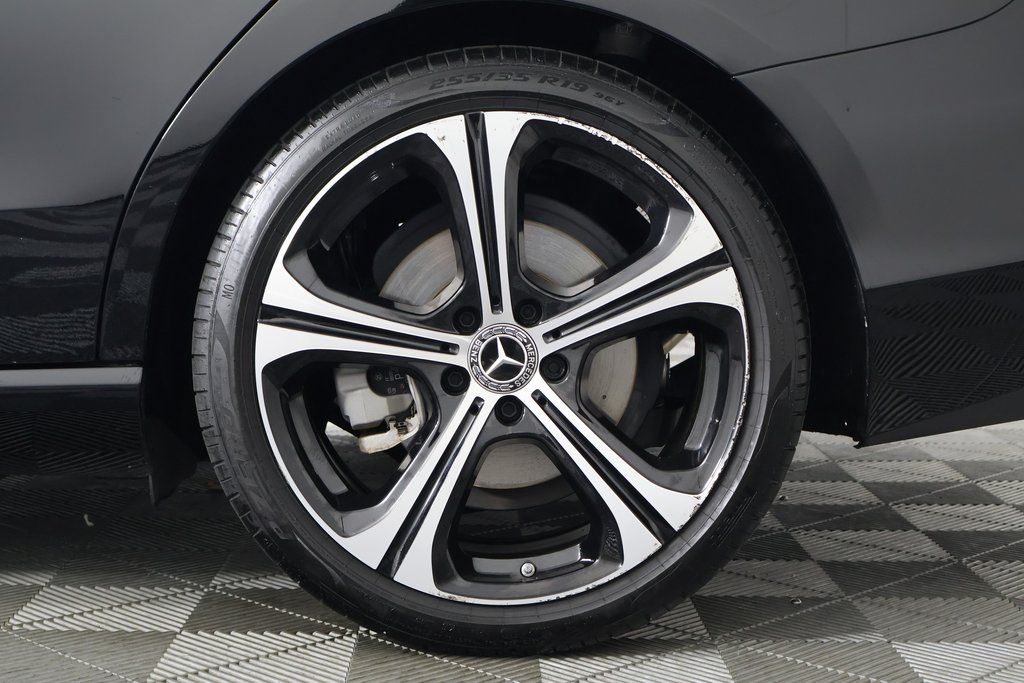 Thumbnail: 2025 Mercedes-Benz C-Class - 16