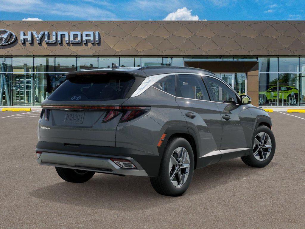 New 2026 Gray Hyundai SEL Premium image 4