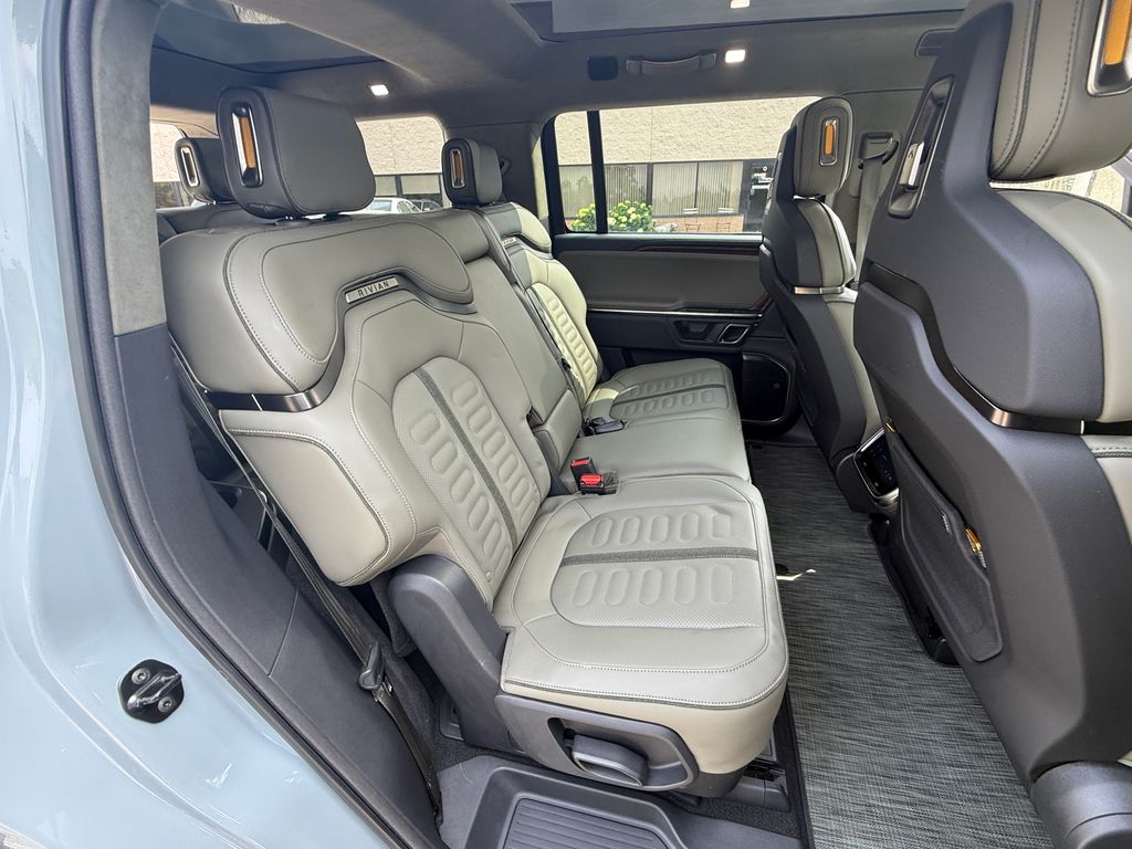 Interior 16