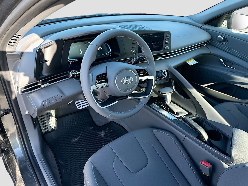 2025 Hyundai Elantra Sport 9