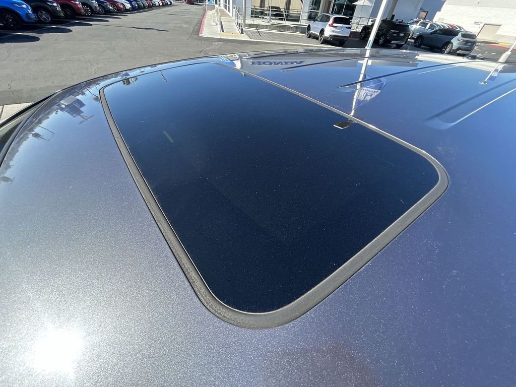 Thumbnail: 2016 Honda Odyssey - 21