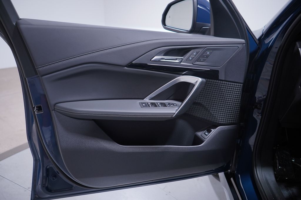 Thumbnail: 2026 BMW X1 - 10