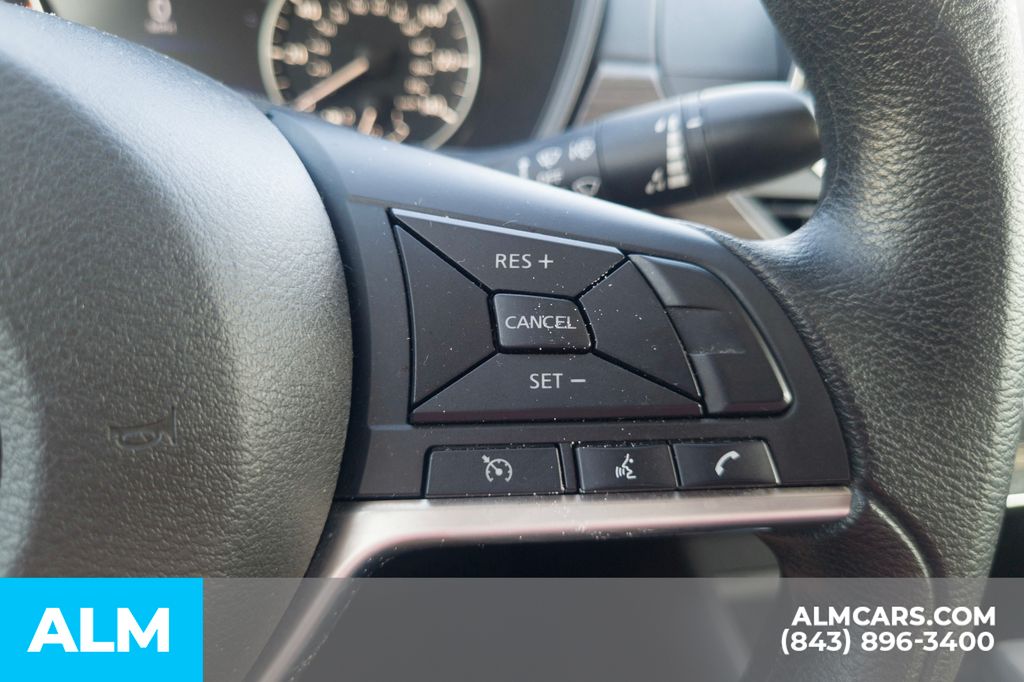 Used 2025 Super Black Nissan 2.5 SV image 10