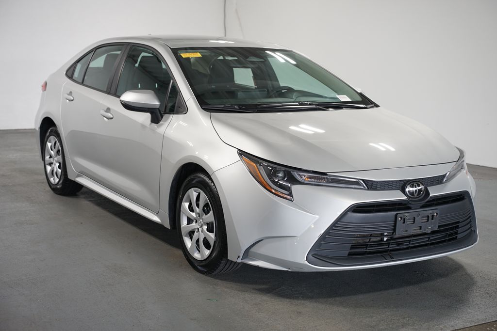 Thumbnail: 2024 Toyota Corolla - 3