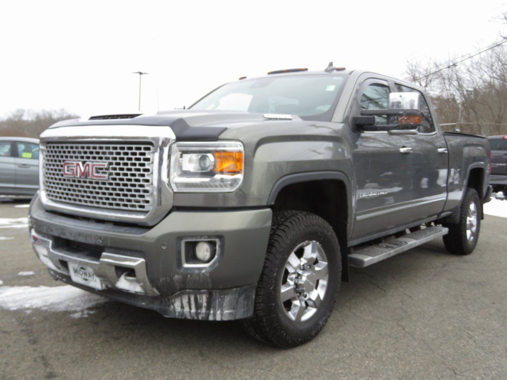 2017 GMC Sierra 3500HD Denali Crew Cab LB DRW 4WD