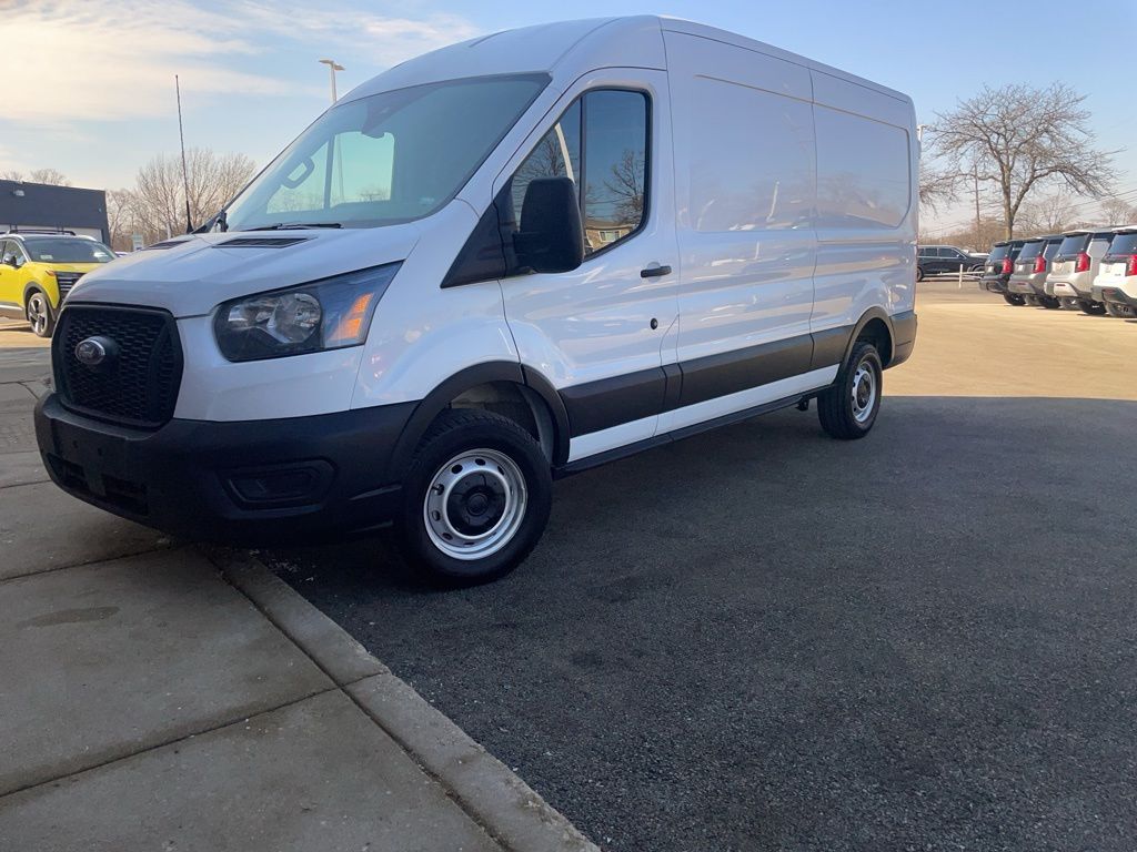 2025 Ford Transit Cargo 250 Medium Roof LB RWD