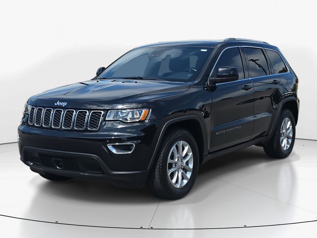 2021 Diamond Black Crystal Pearlcoat Jeep Grand Cherokee Laredo X RWD SUV