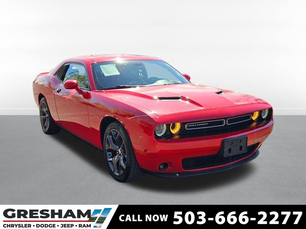 Torred Clearcoat 2018 Dodge Challenger SXT RWD Coupe Rear-Wheel Drive 8-Speed Automatic