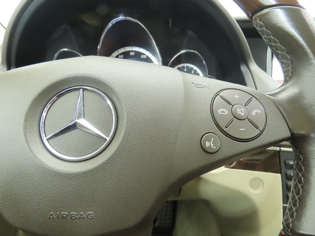 Thumbnail: 2010 Mercedes-Benz E-Class - 12