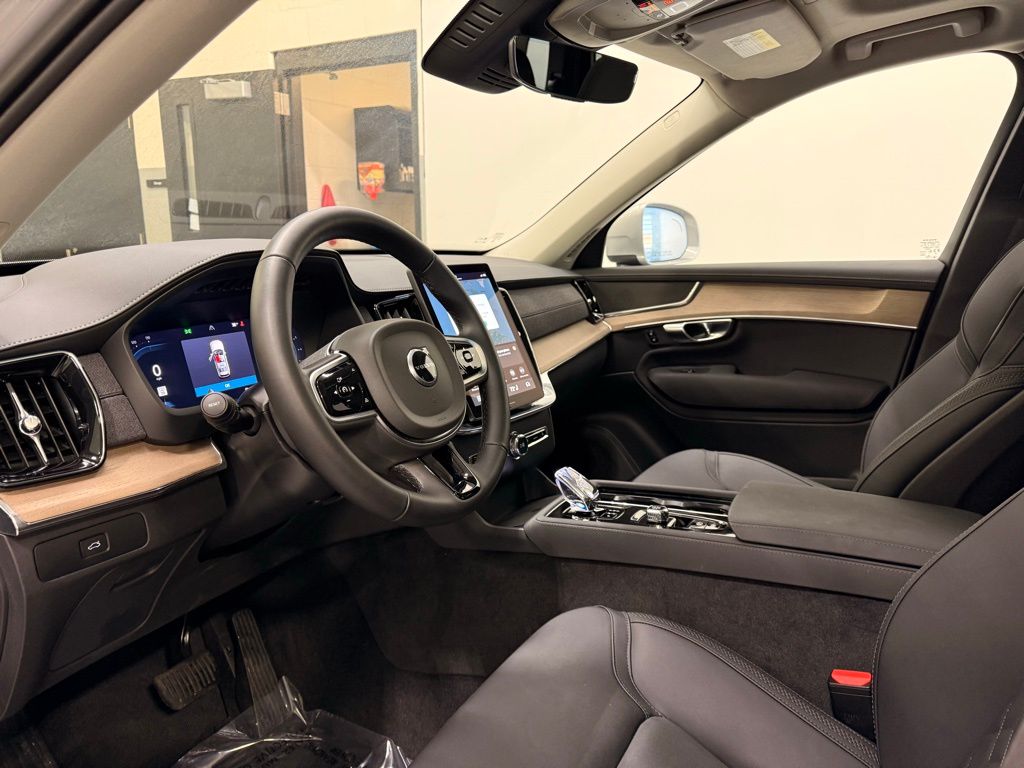 Thumbnail: 2025 Volvo XC90 - 11