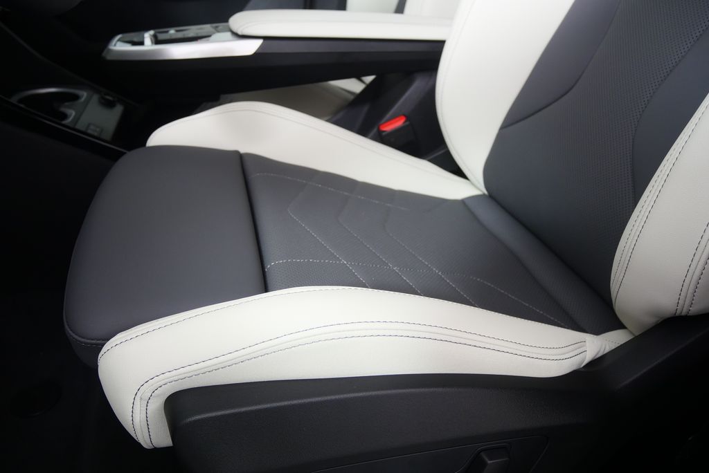 Thumbnail: 2026 BMW X1 - 10