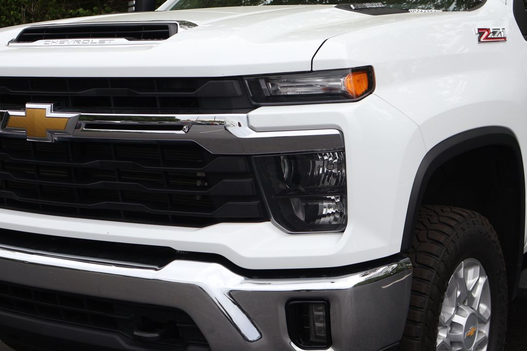 Thumbnail: 2024 Chevrolet Silverado 2500 - 3
