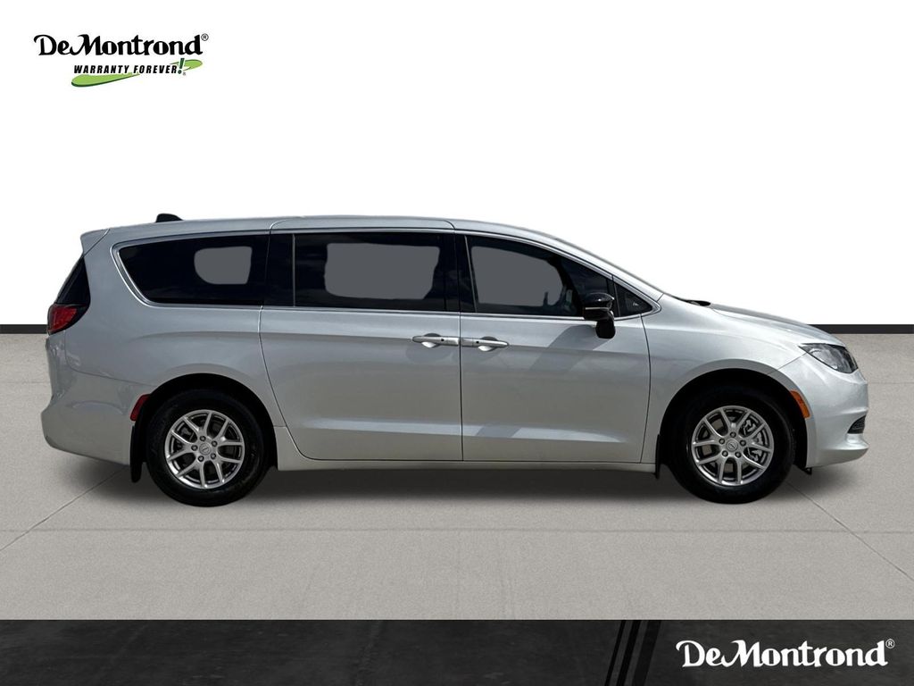 2026 Chrysler Voyager LX - 3