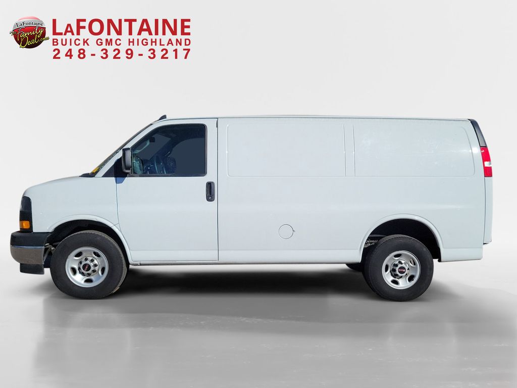 2022 GMC Savana 2500 Work Van 4