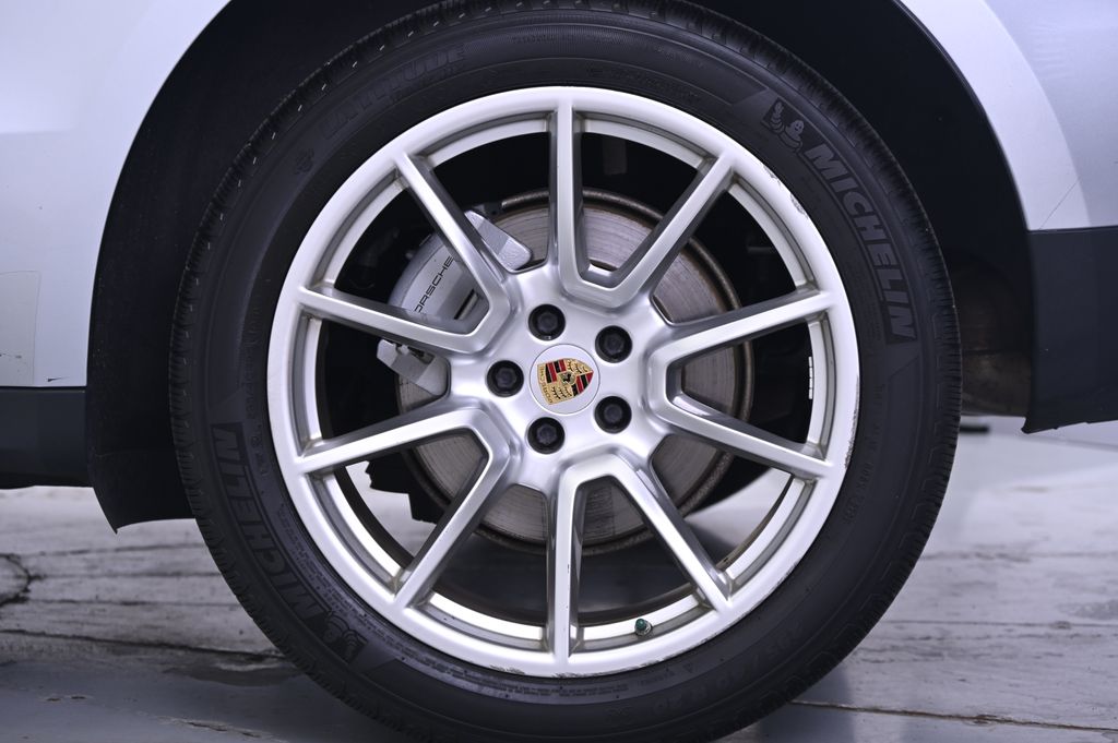 Thumbnail: 2018 Porsche Macan - 12