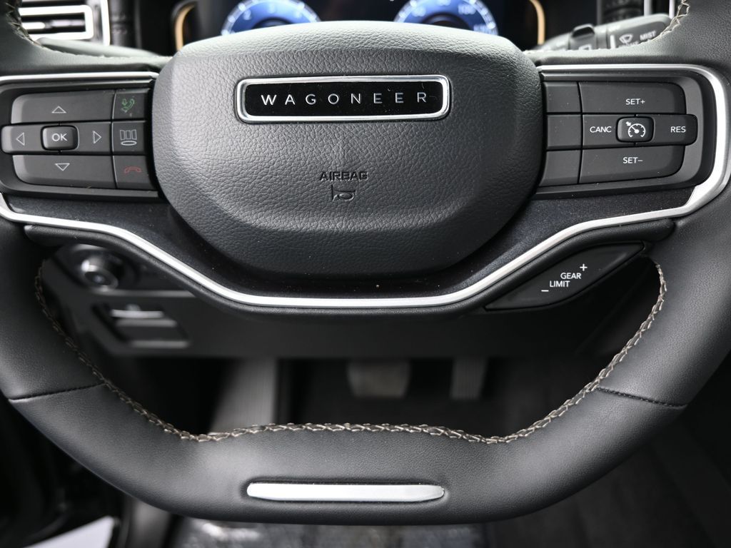 Used 2024 Diamond Black Crystal Pearlcoat Jeep Base image 33