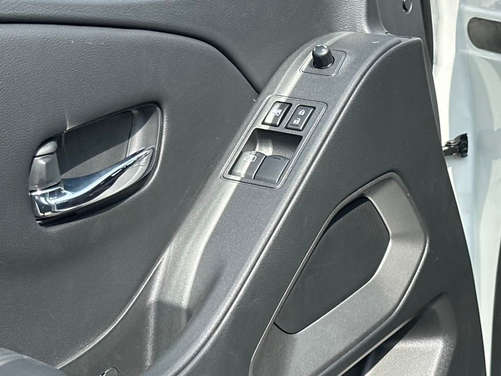 2025 Nissan Frontier SV photo