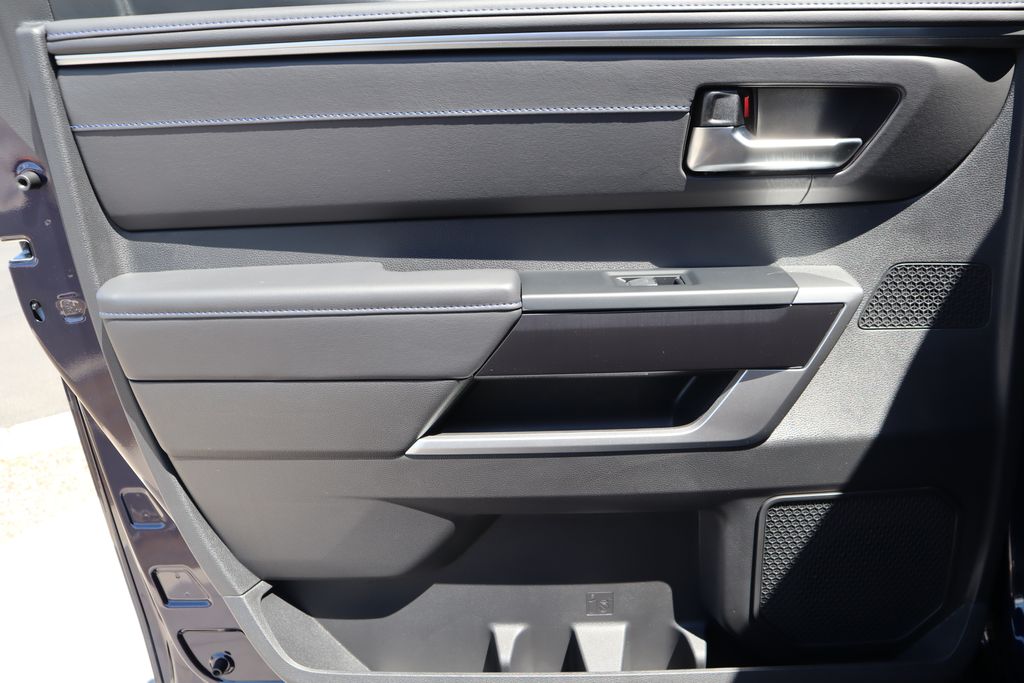 Thumbnail: 2025 Toyota Tundra - 25