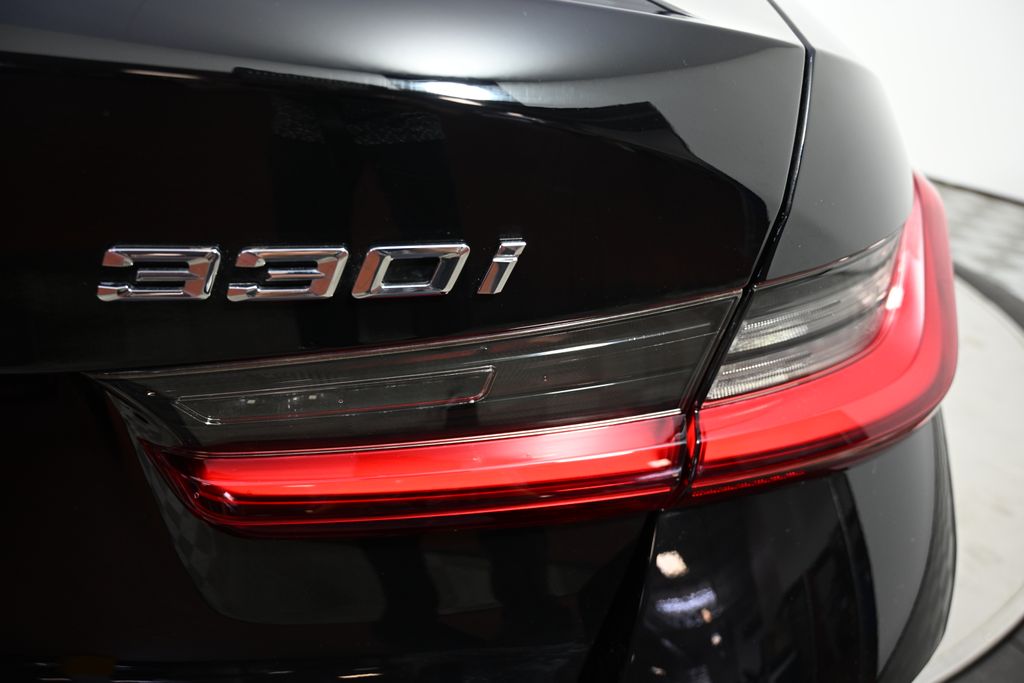 Thumbnail: 2023 BMW 3 Series - 11