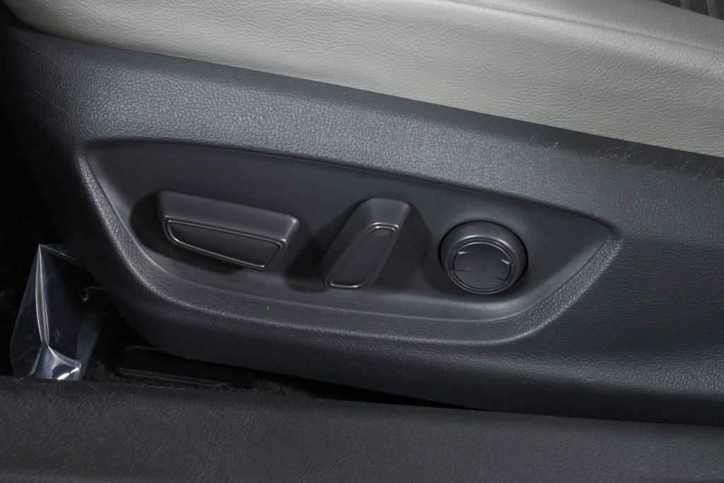 Thumbnail: 2021 Toyota Camry - 29