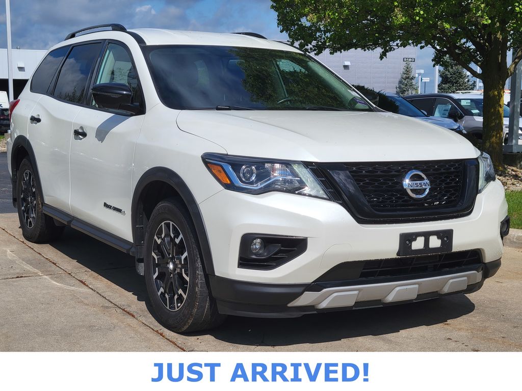2020 Nissan Pathfinder SL photo