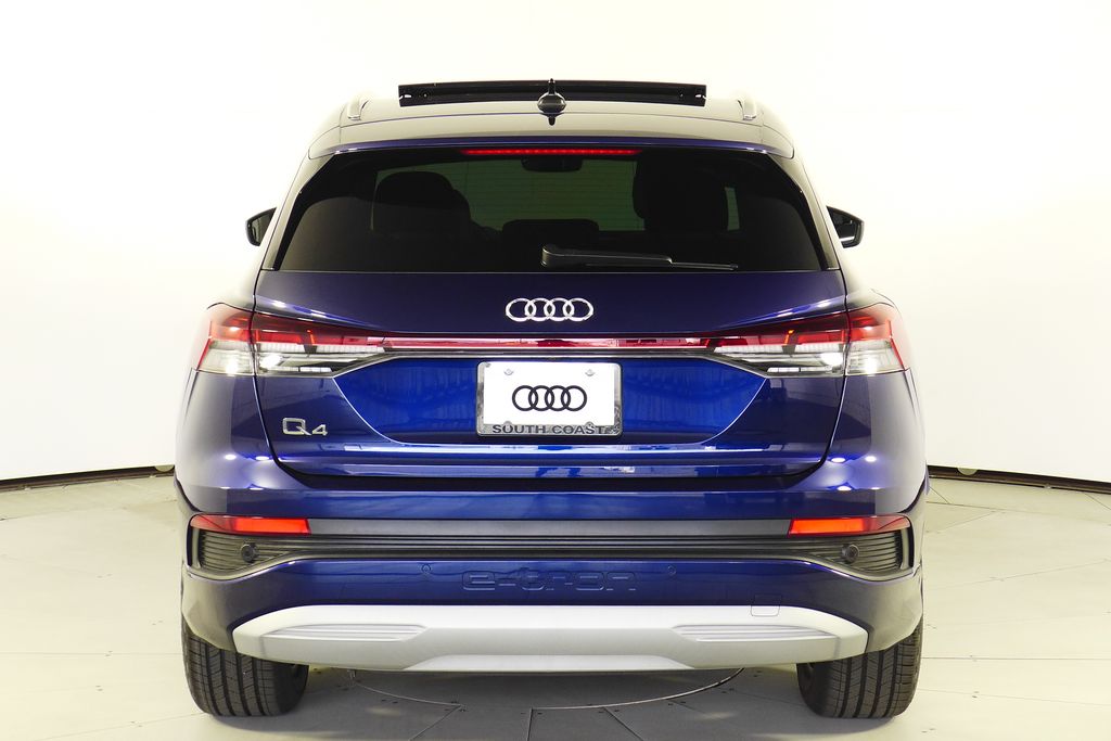 Thumbnail: 2023 Audi Q4 e-tron - 8