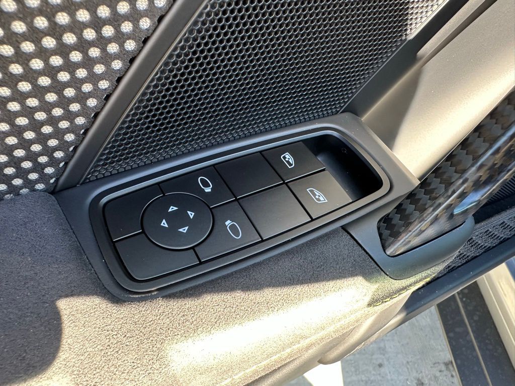 Thumbnail: 2025 Porsche 911 - 15