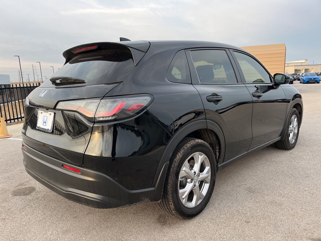 Thumbnail: 2025 Honda HR-V - 4