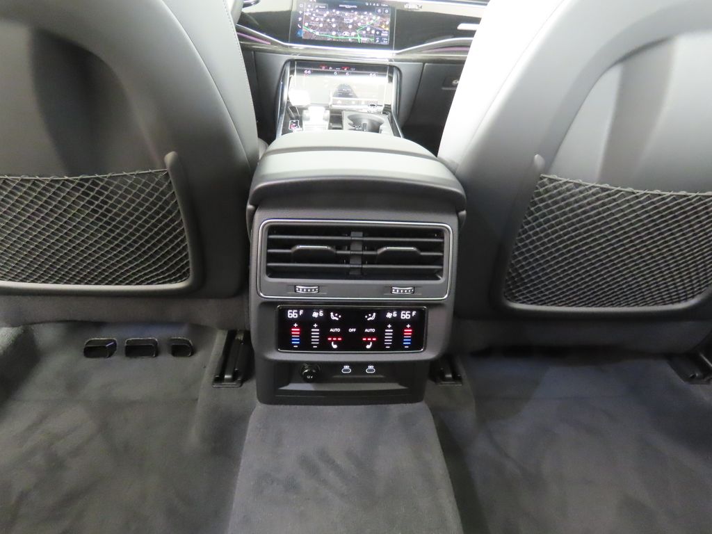 Thumbnail: 2026 Audi Q7 - 24