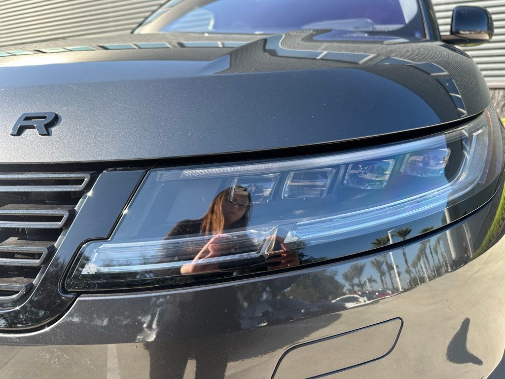 Thumbnail: 2023 Land Rover Range Rover Sport - 13