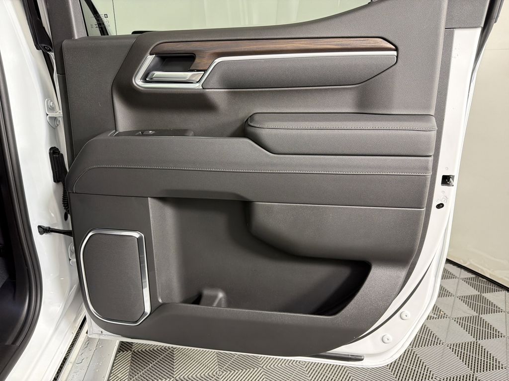 new 2026 GMC Sierra 1500 car, priced at $58,925