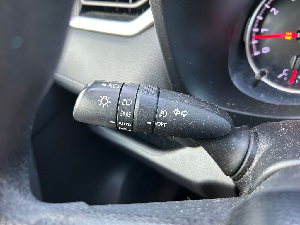 Thumbnail: 2021 Toyota RAV4 - 22
