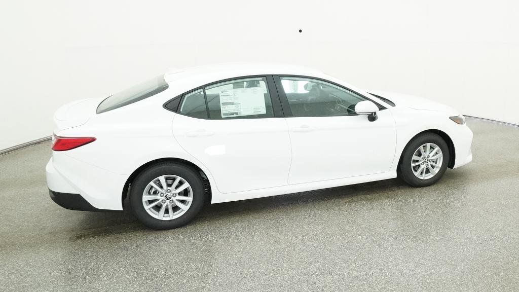 2025 Toyota Camry LE 3