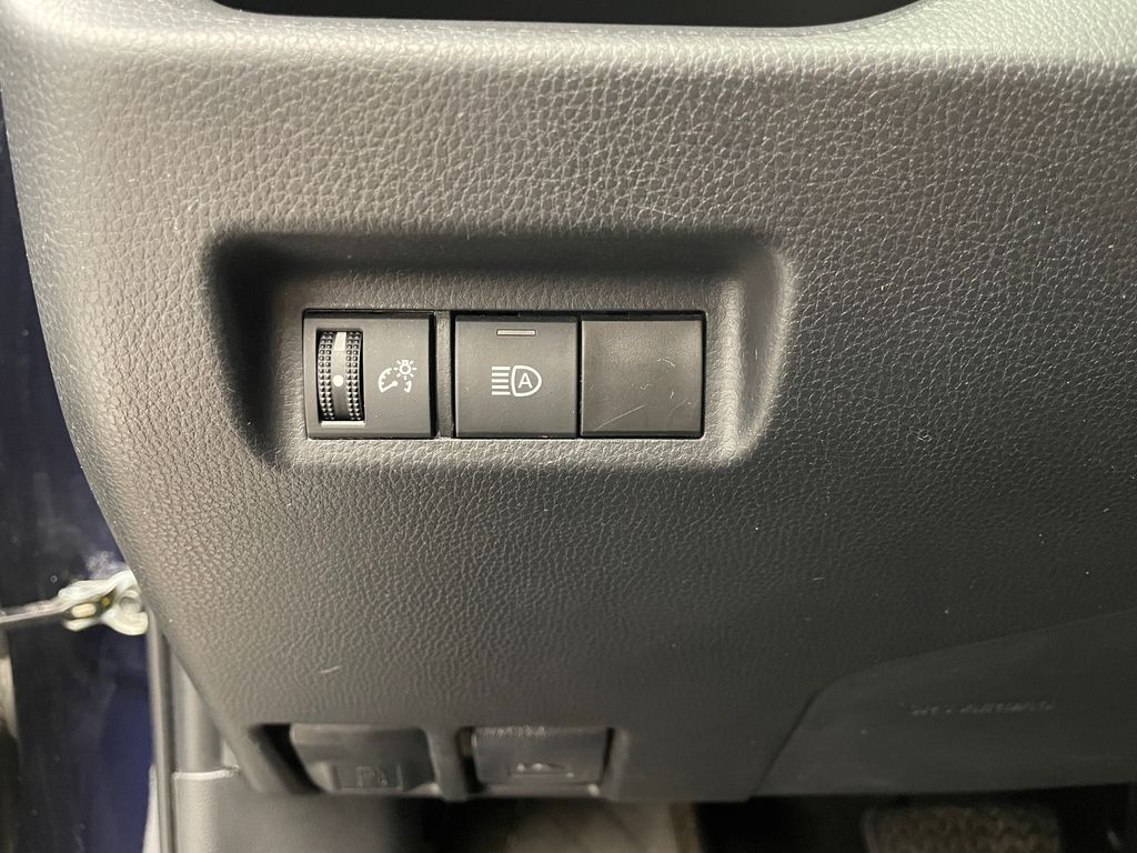 2023 Toyota RAV4 XLE 20