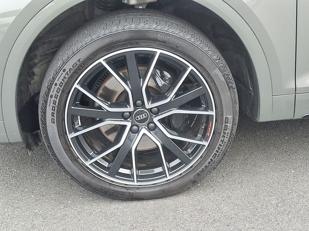 Thumbnail: 2023 Audi SQ5 - 8