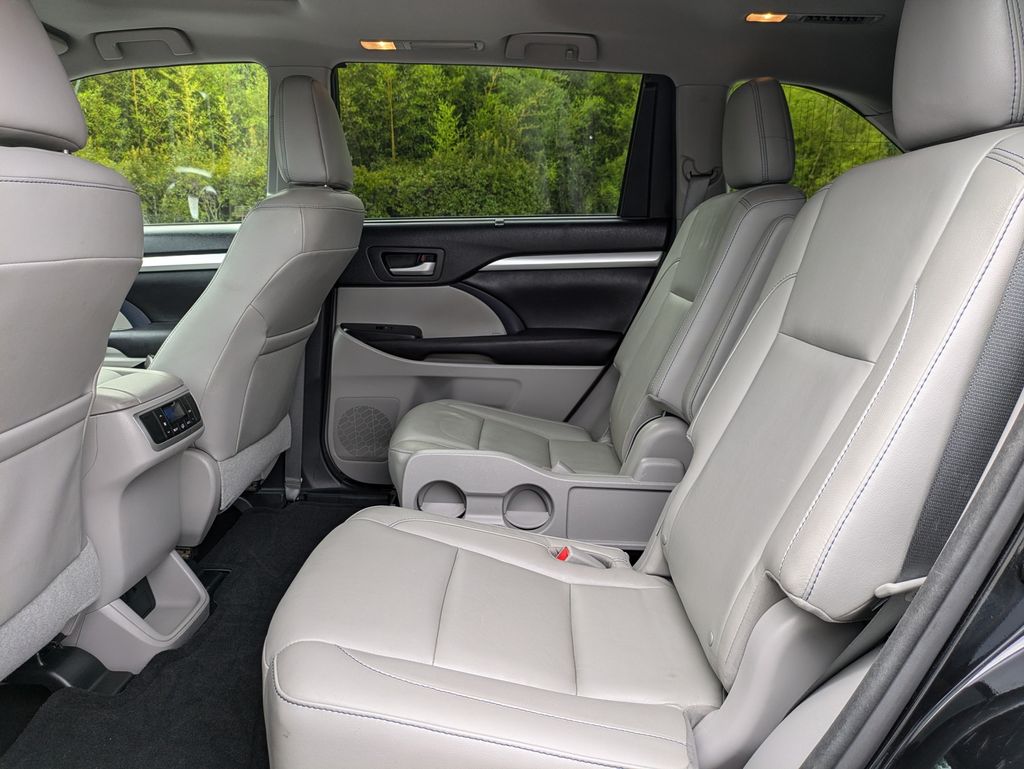 Used 2016 Toyota Highlander SUV