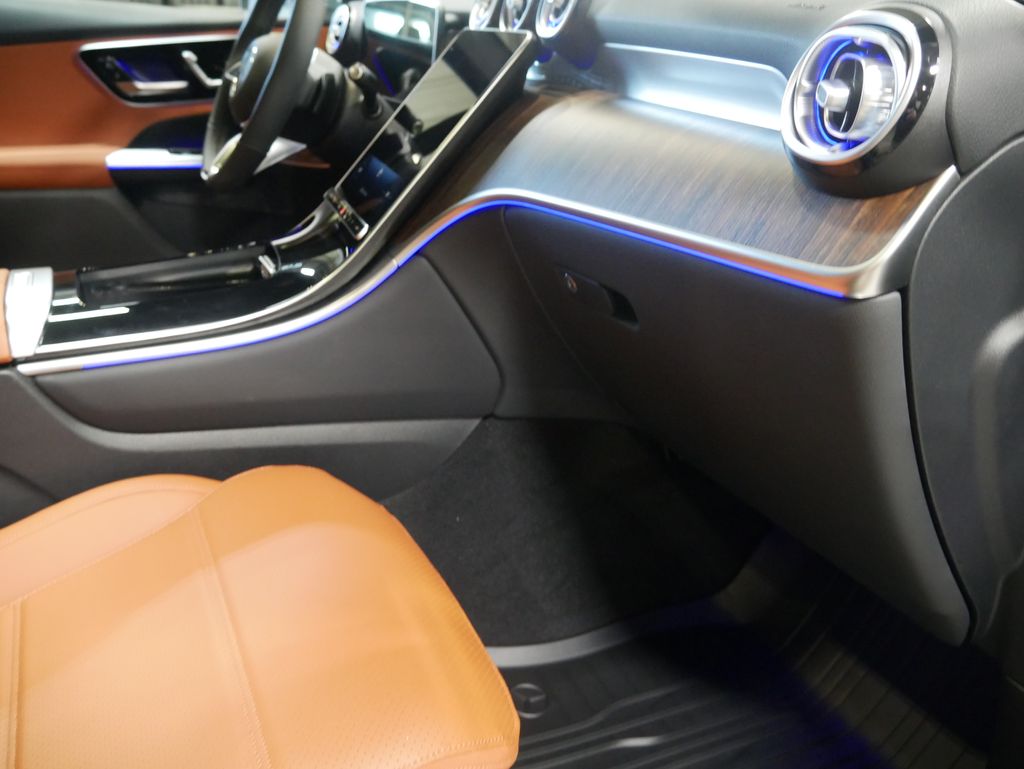 Thumbnail: 2026 Mercedes-Benz GLC - 28