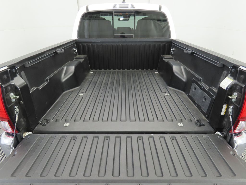 2020 Toyota Tacoma SR5 30