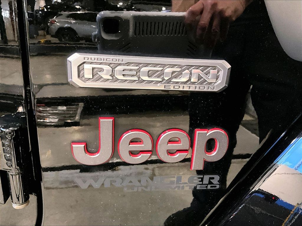 2020 Jeep Wrangler — photo 30