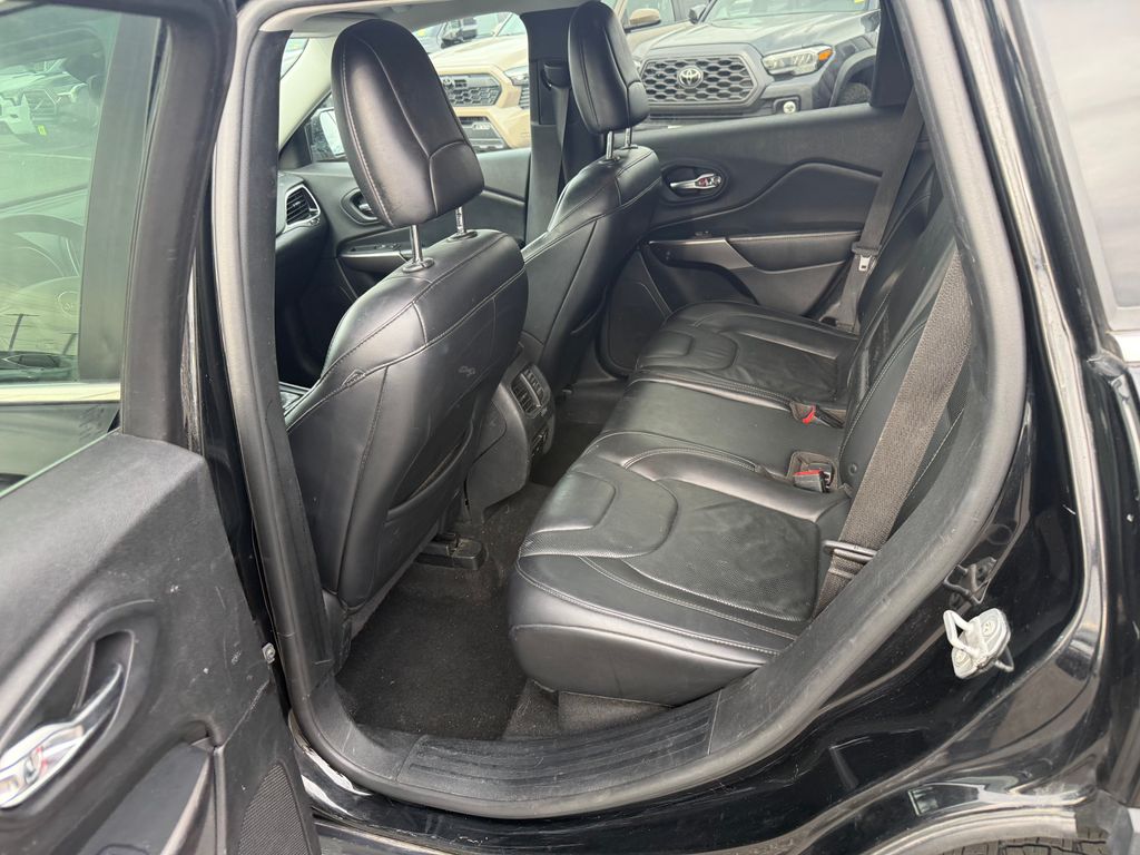 Used 2019 Jeep Cherokee SUV