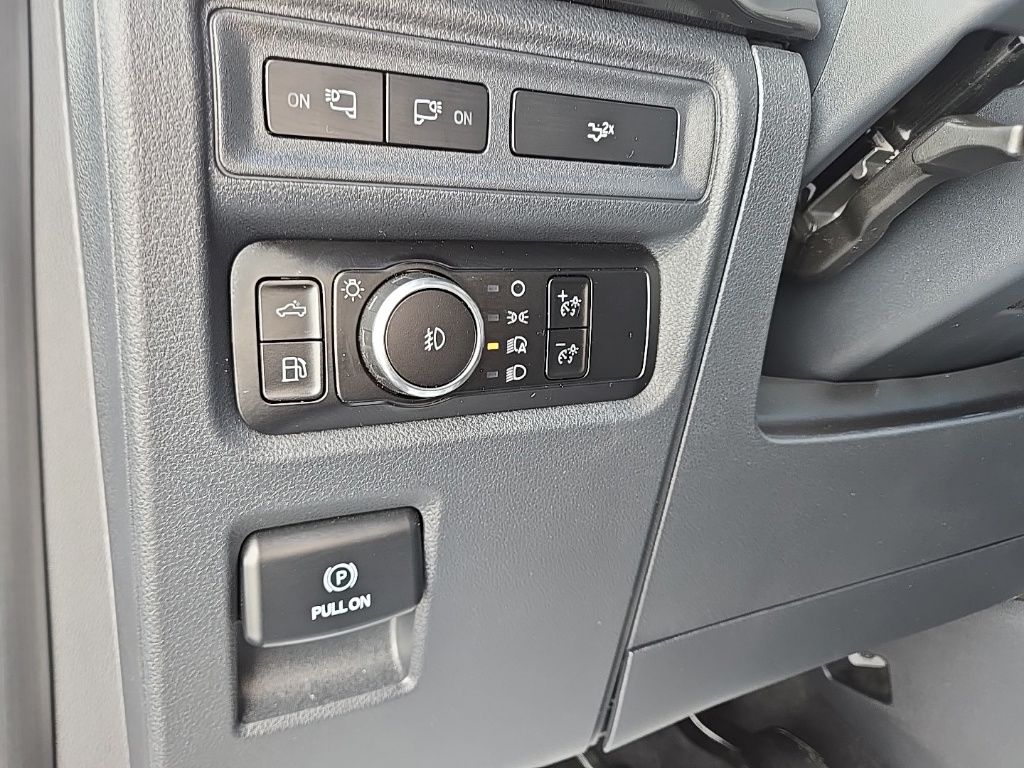 Used 2023 Gray Ford XLT image 34