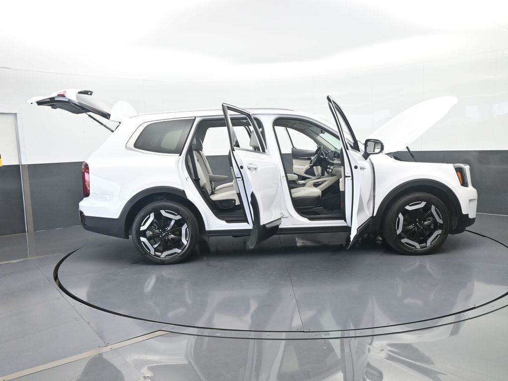 Used 2024 Glacial White Pearl Kia S image 72